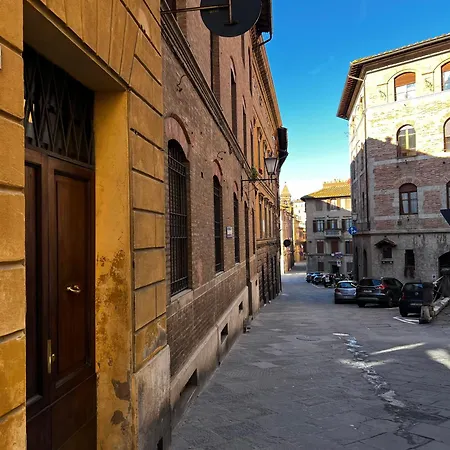Sulla Via Del Sole Apartment