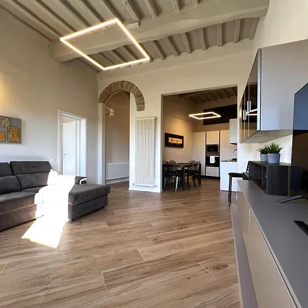 Sulla Via Del Sole 公寓 *