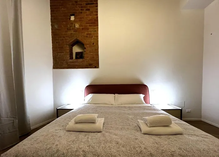 Sulla Via Del Sole Apartment