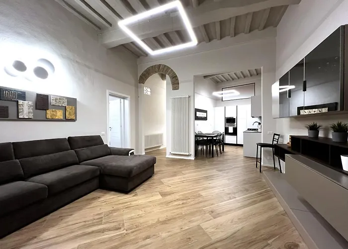 Sulla Via Del Sole Apartment *